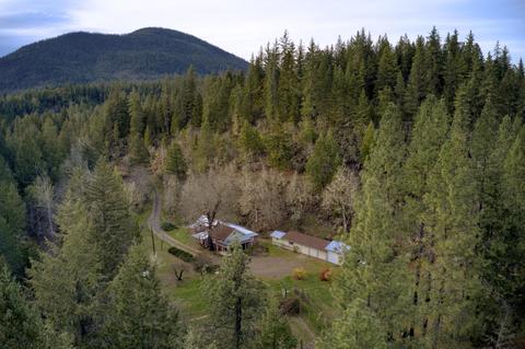 4609 Reeves Creek Rd, Selma, OR 97538