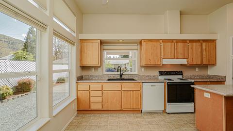 415 3rd St, Rogue River, OR 97537 photo 24