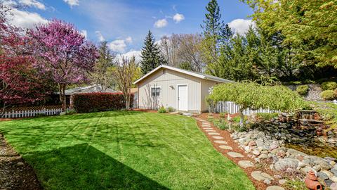 415 3rd St, Rogue River, OR 97537 photo 9