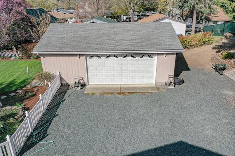 415 3rd St, Rogue River, OR 97537 photo 2