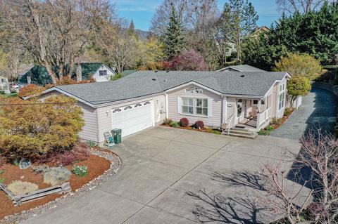 415 3rd St, Rogue River, OR 97537 photo 1