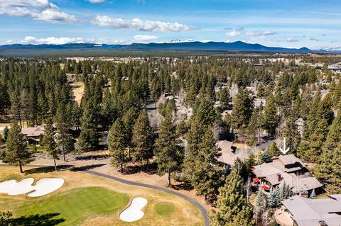 19436 Green Lakes Loop, Bend, OR 97702 photo 2