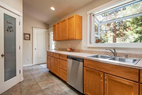 63411 Stacy Ln, Bend, OR 97701 photo 9