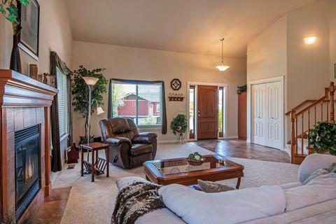 63411 Stacy Ln, Bend, OR 97701 photo 4