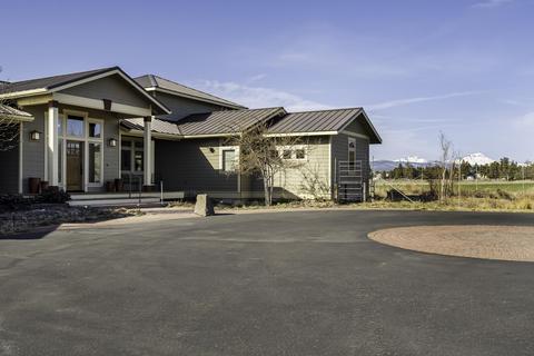 65965 White Rock Loop, Bend, OR 97703 photo 2