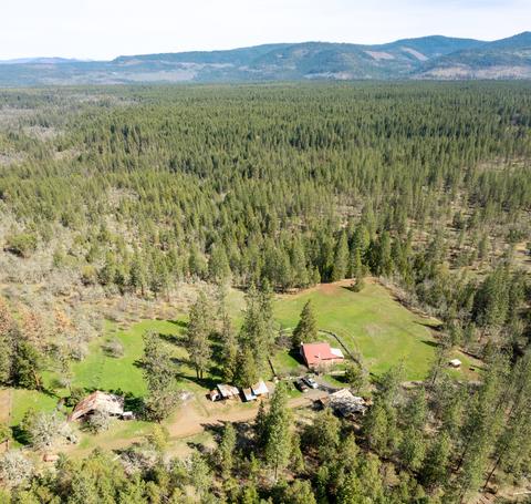2150 N Obenchain Rd, Eagle Point, OR 97524 photo 2