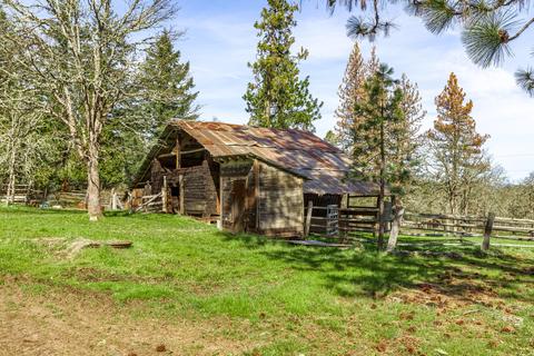 2150 N Obenchain Rd, Eagle Point, OR 97524 photo 12