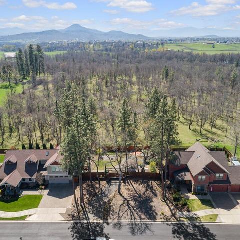 339 Cherry Wood, Eagle Point, OR 97524 photo 1