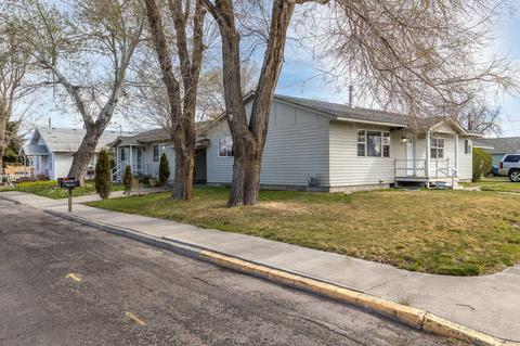 166 SE St, Madras, OR 97741 photo 4