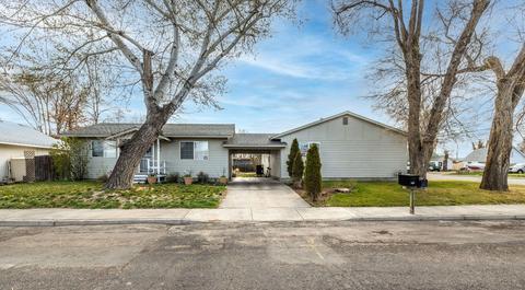 166 SE St, Madras, OR 97741 photo 2