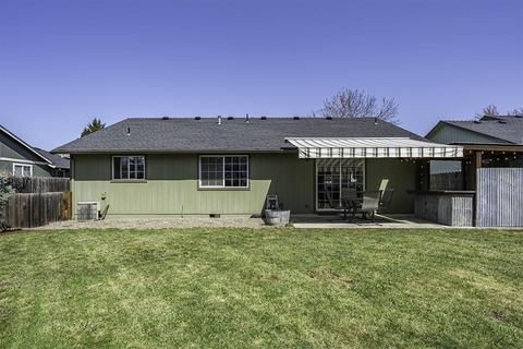 552 C St, Phoenix, OR 97535 photo 11