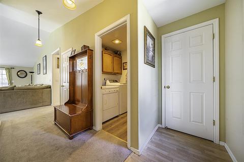 552 C St, Phoenix, OR 97535 photo 16