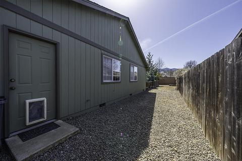 552 C St, Phoenix, OR 97535 photo 31