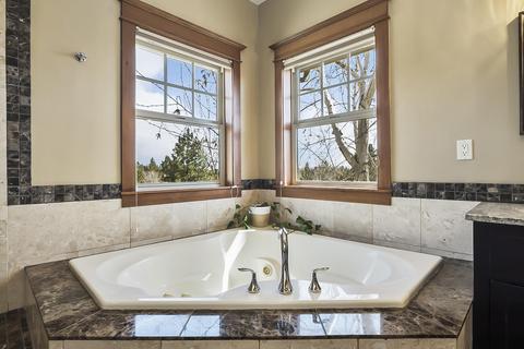 42 NW Skyliner Summit Loop, Bend, OR 97703 photo 18