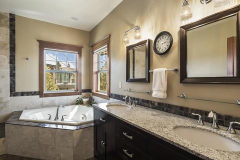 42 NW Skyliner Summit Loop, Bend, OR 97703 photo 17