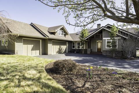 42 NW Skyliner Summit Loop, Bend, OR 97703 photo 2