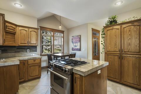 42 NW Skyliner Summit Loop, Bend, OR 97703 photo 12