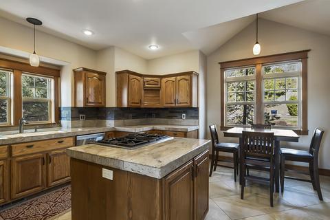 42 NW Skyliner Summit Loop, Bend, OR 97703 photo 10