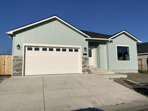 322 Quail Cir, Talent, OR 97540