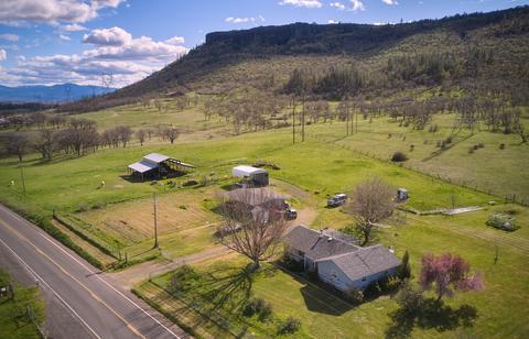 10375 Wheeler Rd, Central Point, OR 97502 photo 5