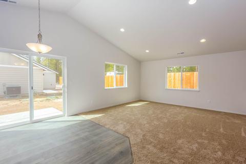 51407 Evans Way, La Pine, OR 97739 photo 4