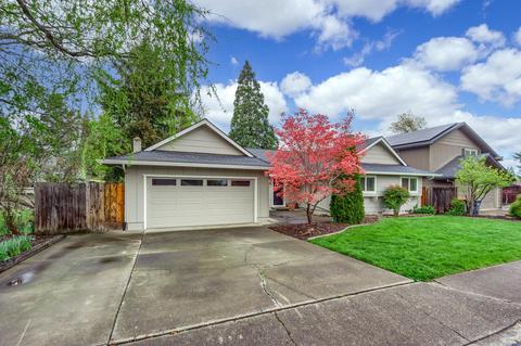 710 Freeman Rd, Central Point, OR 97502 photo 4