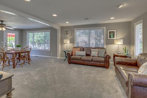1631 NE Carson Way, Bend, OR 97701 photo 11