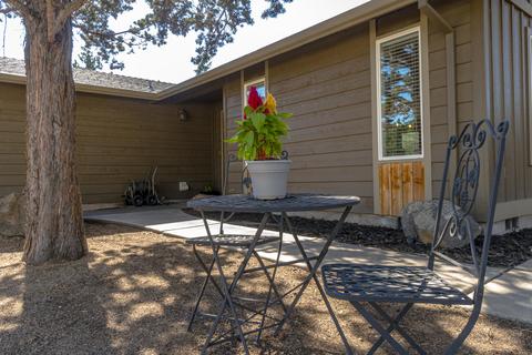 1631 NE Carson Way, Bend, OR 97701 photo 2