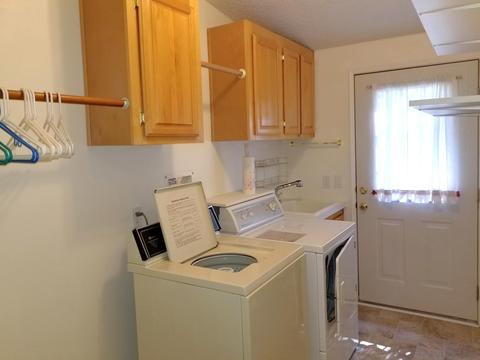 1075 E Crow Rd, Merlin, OR 97532 photo 33