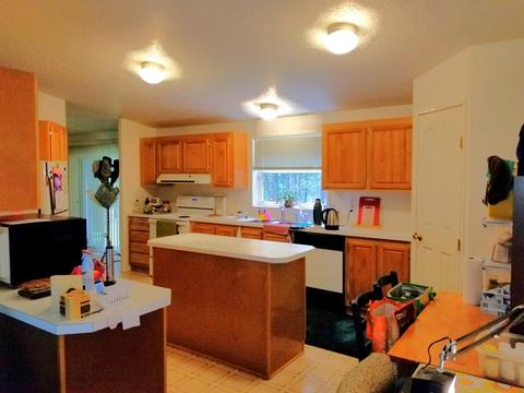 1075 E Crow Rd, Merlin, OR 97532 photo 23