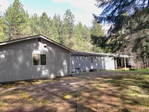 1075 E Crow Rd, Merlin, OR 97532 photo 9
