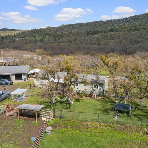 4599 E Antelope Rd, Eagle Point, OR 97524 photo 2