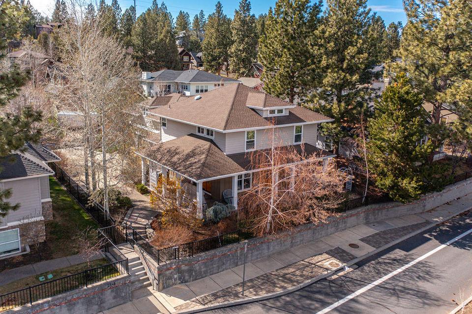 2477 NW Skyline Ranch Rd, Bend, OR 97701 47 Photos MLS 220143633 Movoto