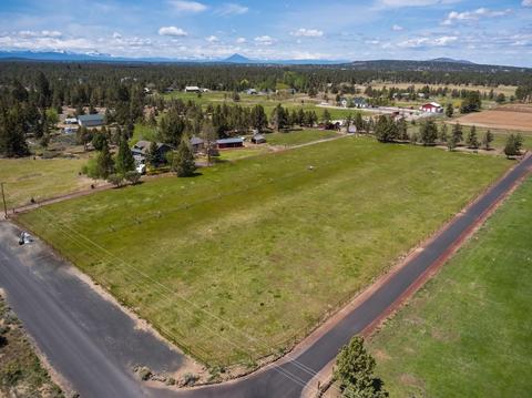 64142 Pioneer Loop, Bend, OR 97701 photo 37