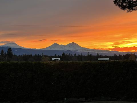 64142 Pioneer Loop, Bend, OR 97701 photo 40
