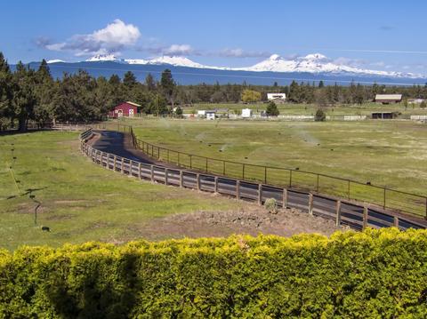 64142 Pioneer Loop, Bend, OR 97701 photo 22