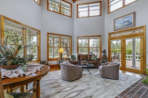 64142 Pioneer Loop, Bend, OR 97701 photo 6