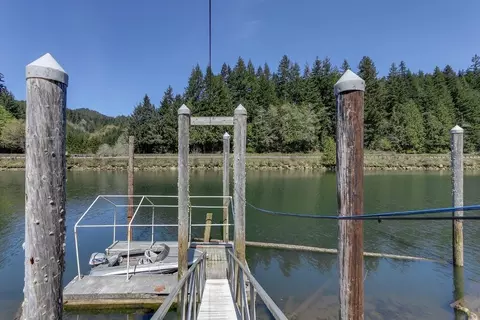8835 Duncan Island Rd, Mapleton, OR 97453 photo 3