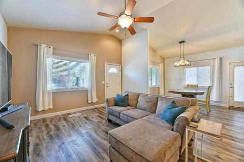 1127 Rustler Peak St, Central Point, OR 97502 photo 8