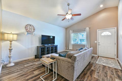 1127 Rustler Peak St, Central Point, OR 97502 photo 7
