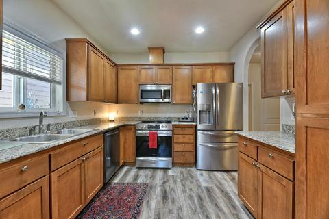1127 Rustler Peak St, Central Point, OR 97502 photo 11