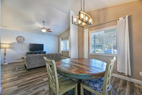 1127 Rustler Peak St, Central Point, OR 97502 photo 9
