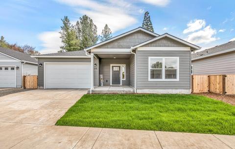 378 Cascade Dr, Central Point, OR 97502 photo 1