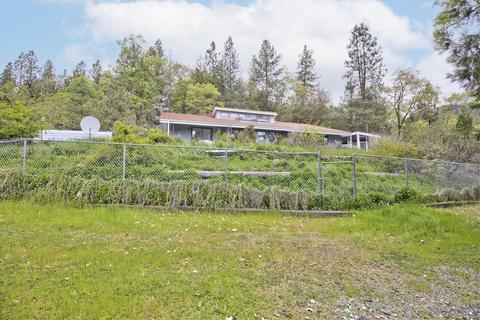 724 Eric Loop, Grants Pass, OR 97526 photo 37