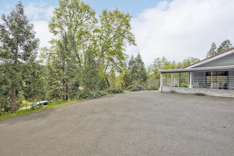 724 Eric Loop, Grants Pass, OR 97526 photo 22