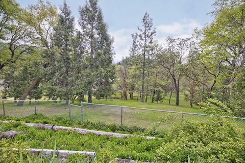 724 Eric Loop, Grants Pass, OR 97526 photo 28