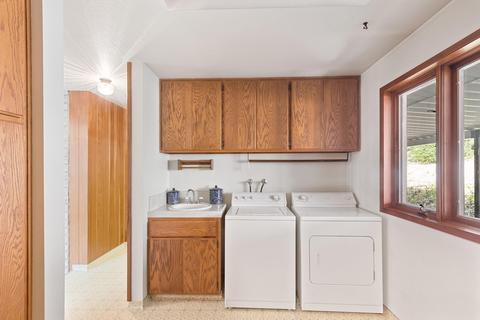 724 Eric Loop, Grants Pass, OR 97526 photo 16