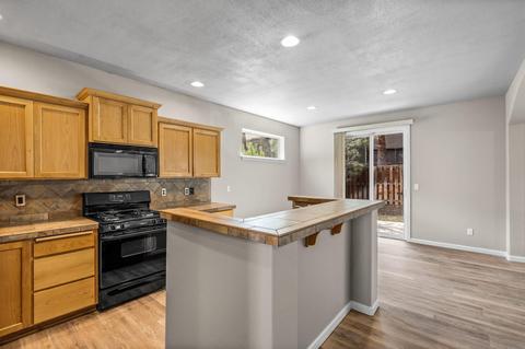 61133 Halley St, Bend, OR 97702 photo 4