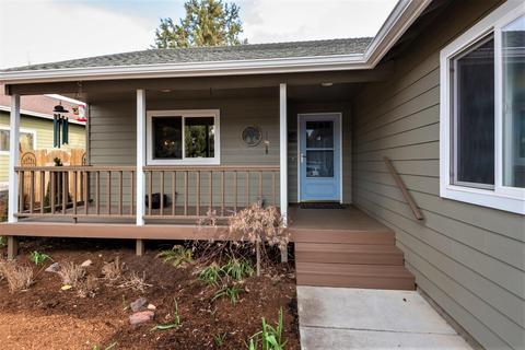 2115 NE Jackson Ave, Bend, OR 97701 photo 2