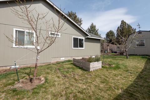 2115 NE Jackson Ave, Bend, OR 97701 photo 4